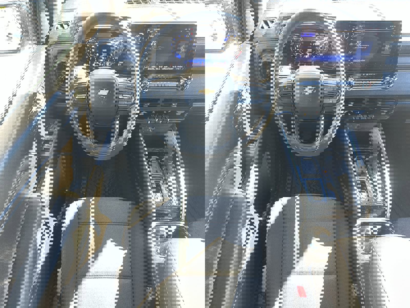 Used 2024 Chevrolet Colorado W/T w/ WT Convenience Package image 17