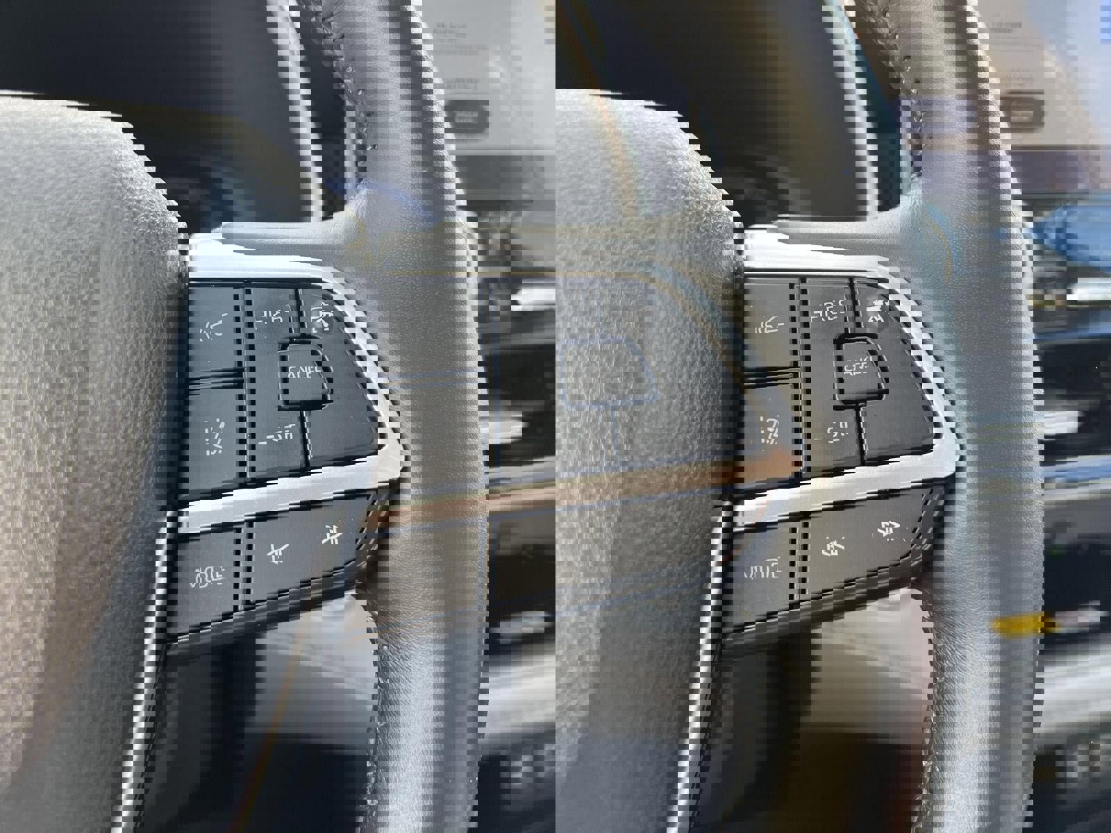 Used 2023 Toyota Highlander Limited image 27