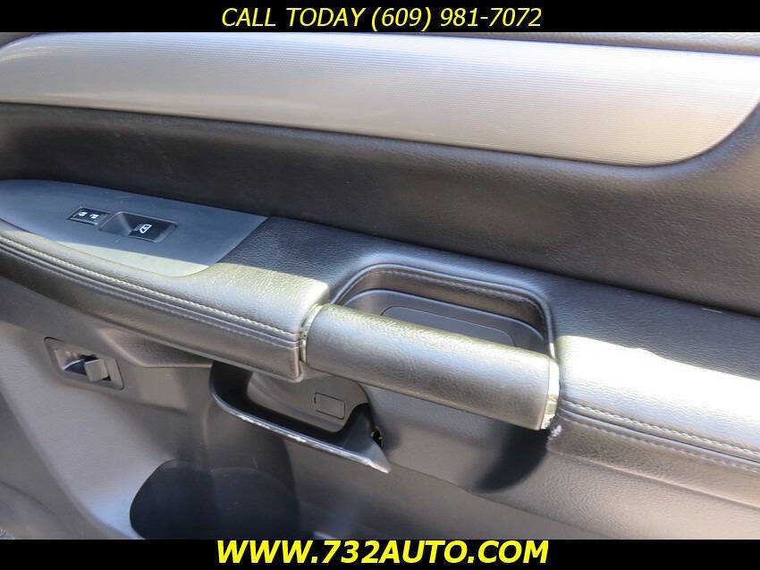 Used 2014 Nissan Armada SV AWD/4WD image 31