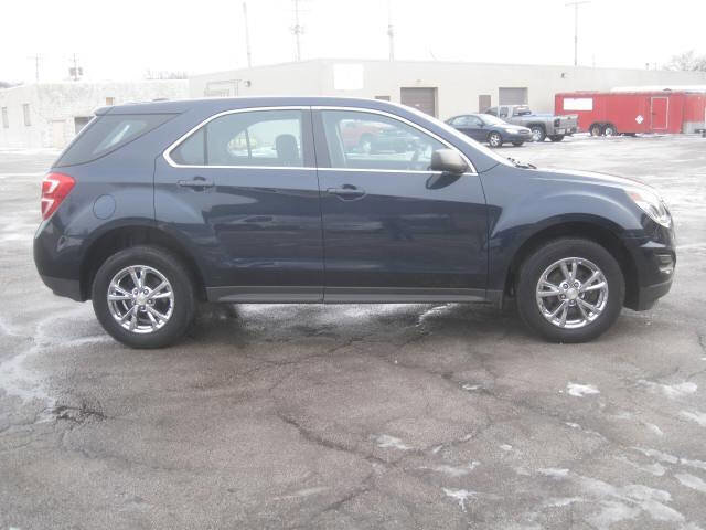 Used 2017 Chevrolet Equinox LS image 4