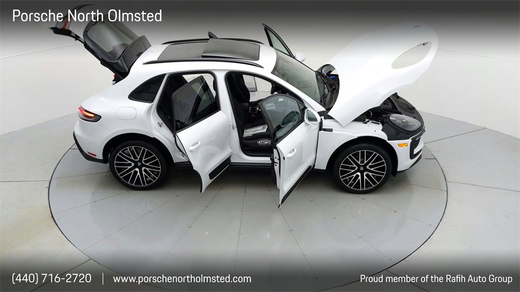 Used 2022 Porsche Macan image 25