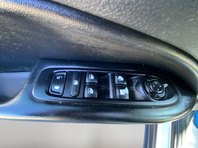 Used 2021 Jeep Compass Sport image 17