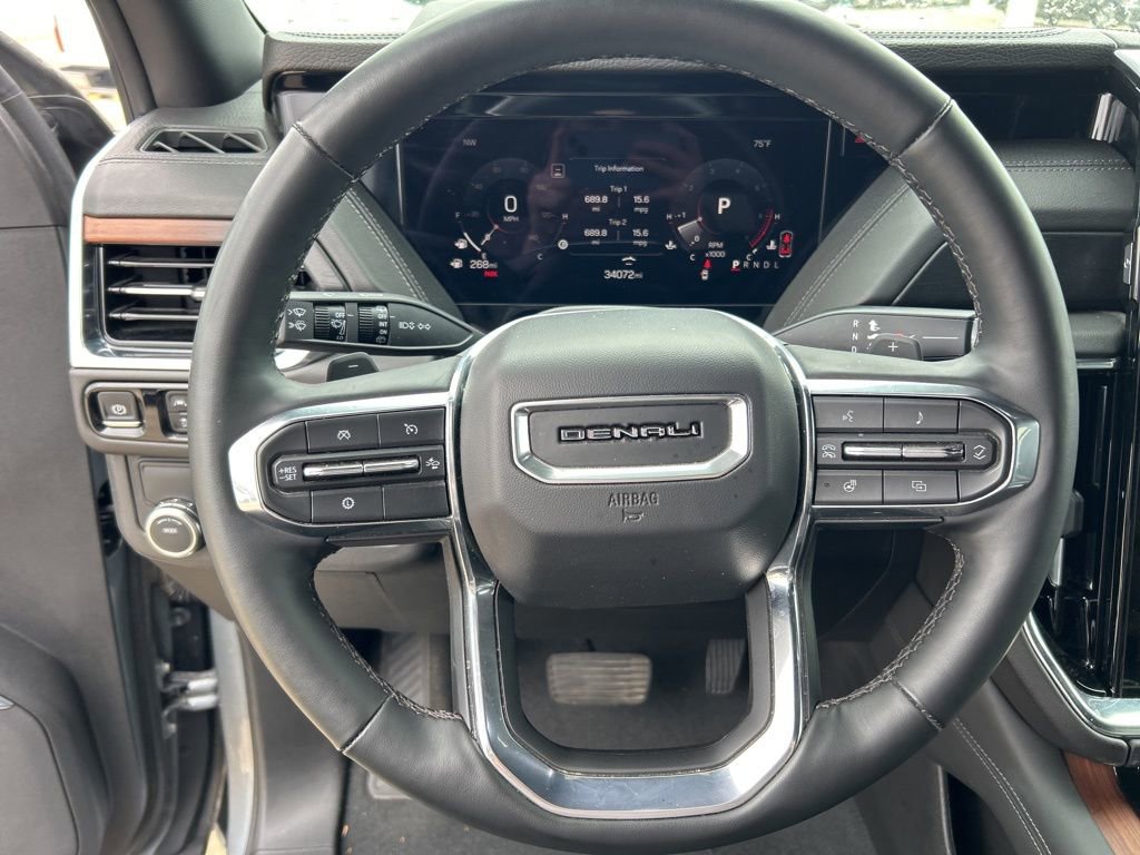 Used 2025 GMC Yukon XL Denali RWD image 20