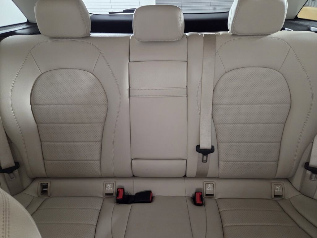 Used 2022 Mercedes-Benz GLC 300 4MATIC w/ Premium Package Lite image 23