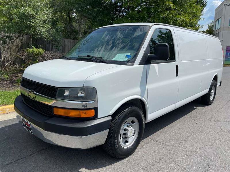Used 2007 Chevrolet Express 3500 Extended RWD image 2