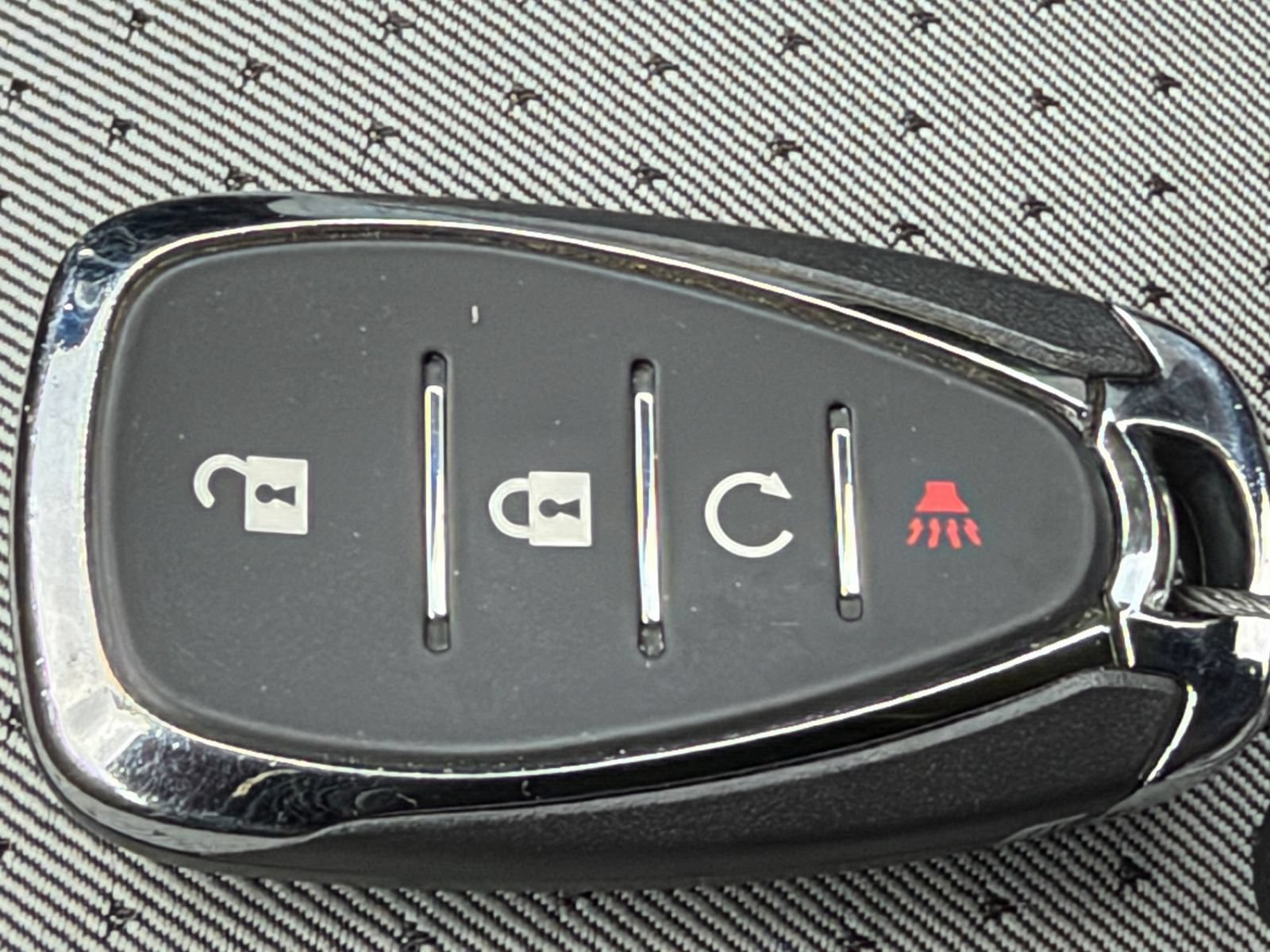 Used 2025 Chevrolet Trax LT FWD image 20