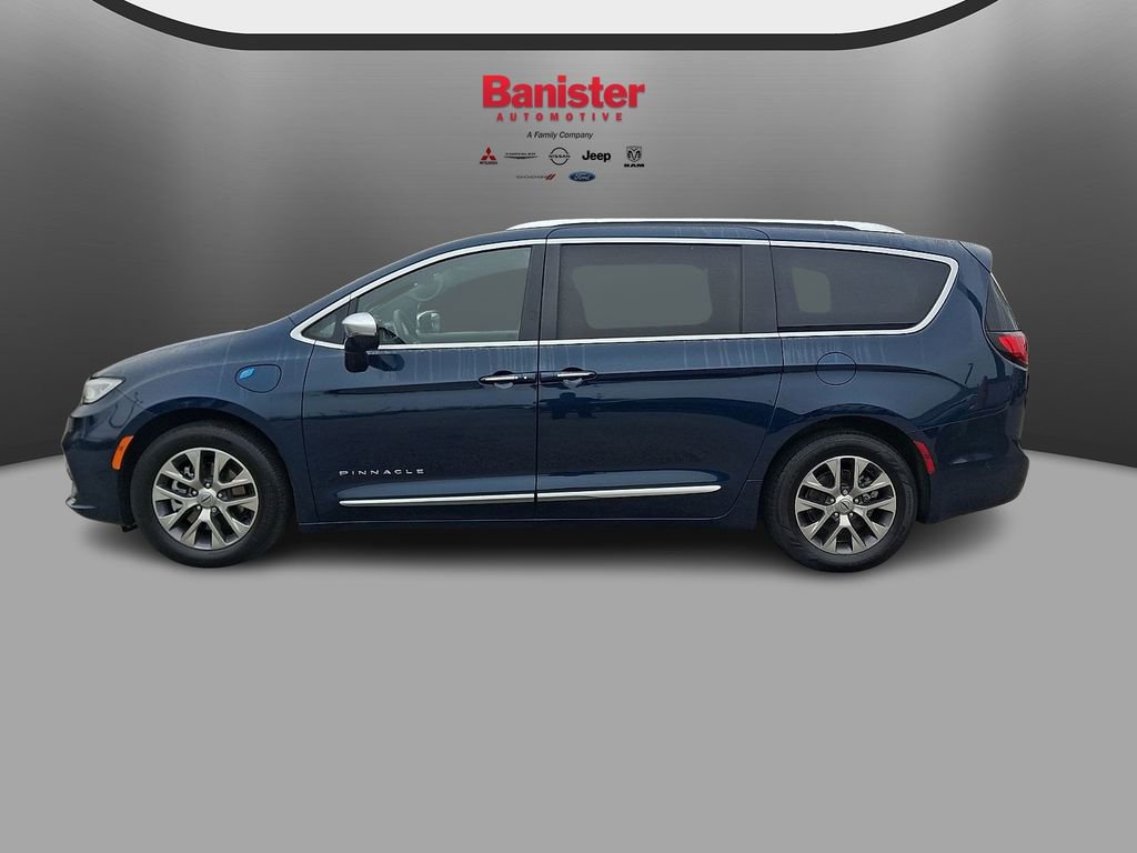 Used 2023 Chrysler Pacifica Pinnacle image 8