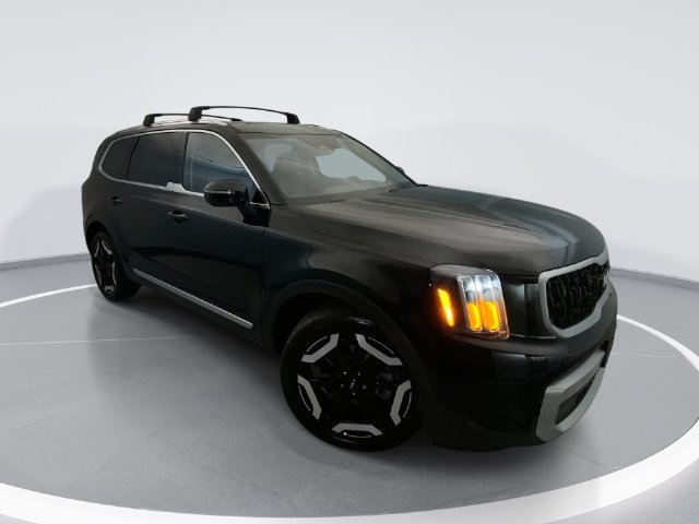 Used 2024 Kia Telluride EX w/ EX Captain's Chair Package