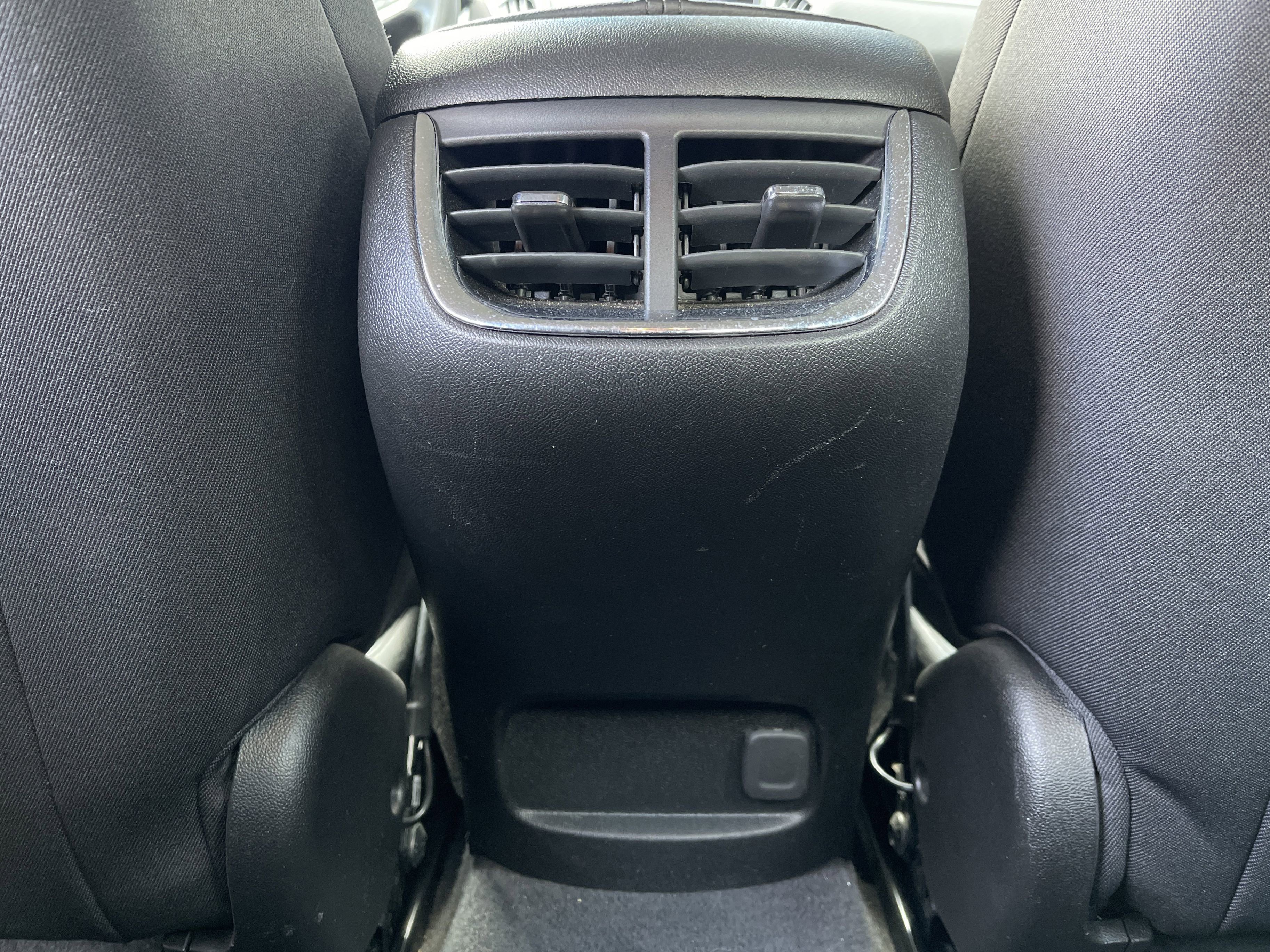 Used 2023 Chevrolet Malibu LT image 37