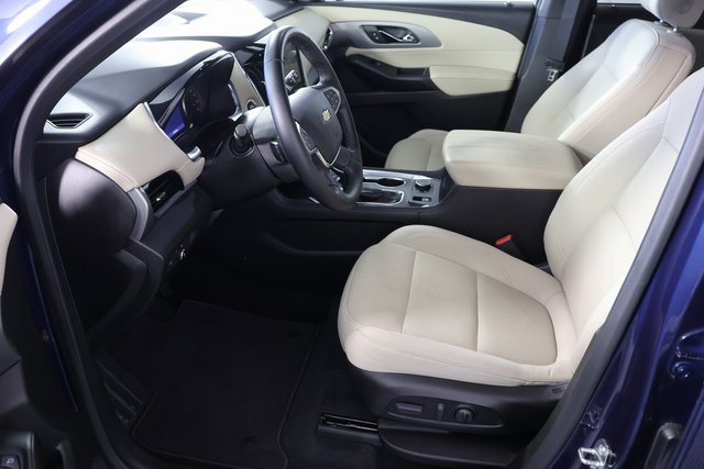 Used 2023 Chevrolet Traverse LT w/ LPO, Cargo Package image 18
