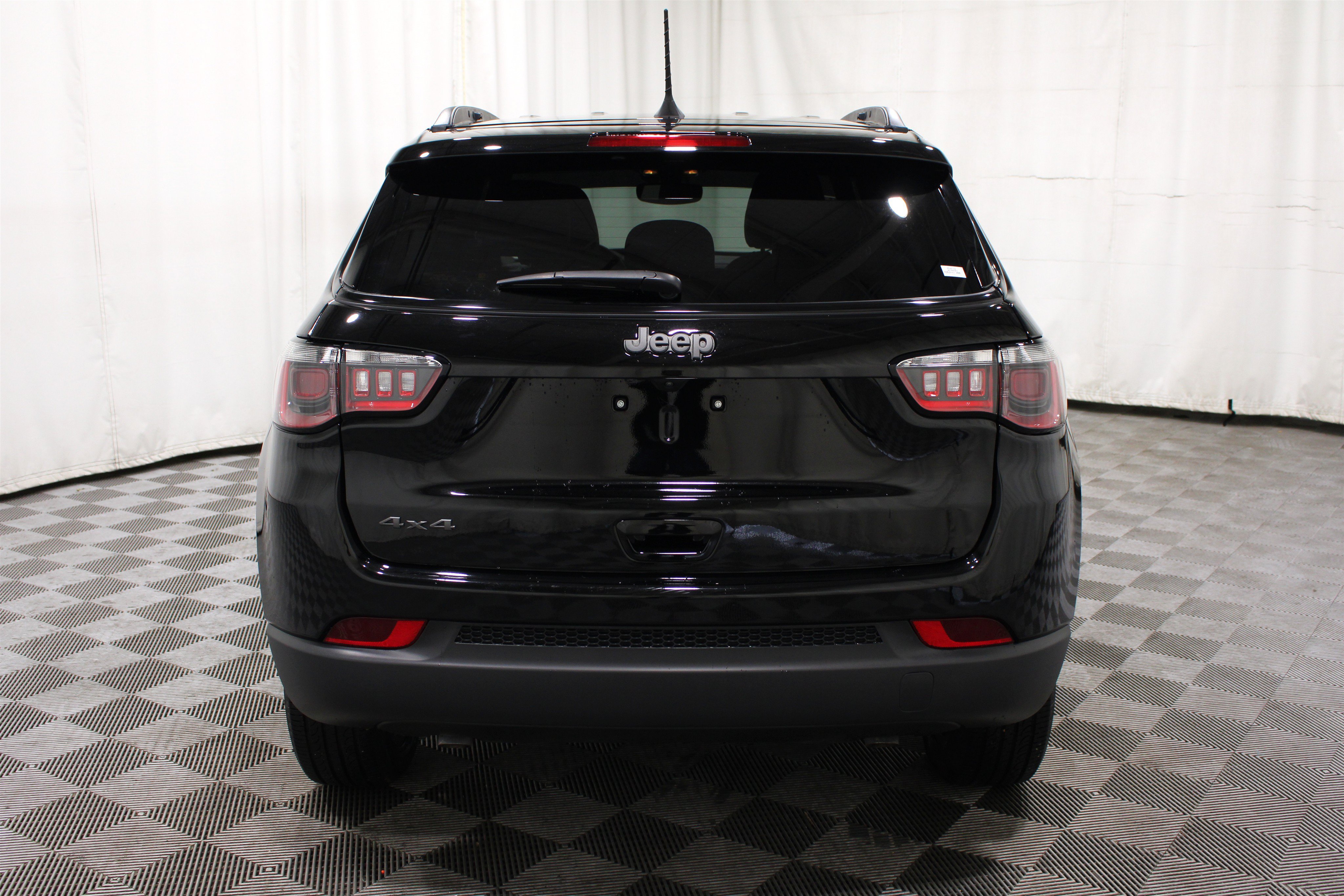 Used 2025 Jeep Compass Latitude w/ Altitude Special Edition AWD/4WD image 29
