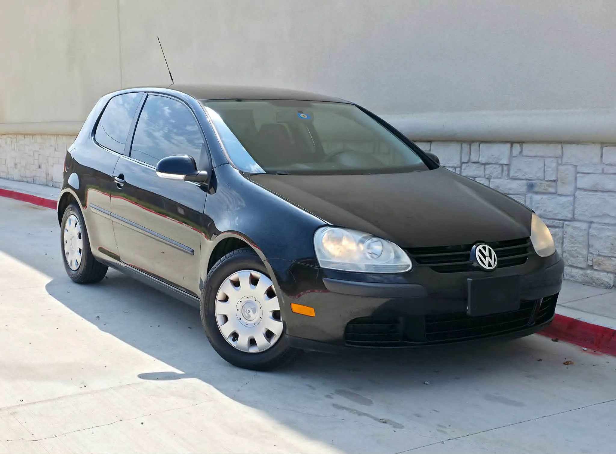 Used 2009 Volkswagen Rabbit S image 1