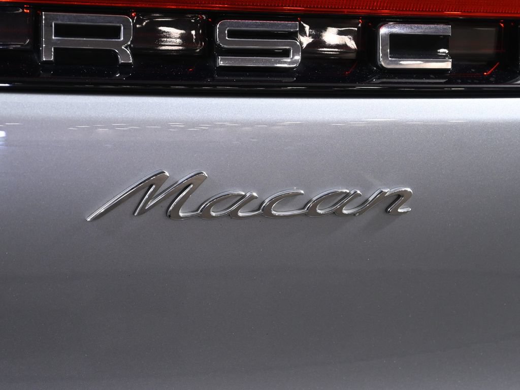 Used 2024 Porsche Macan AWD/4WD image 44