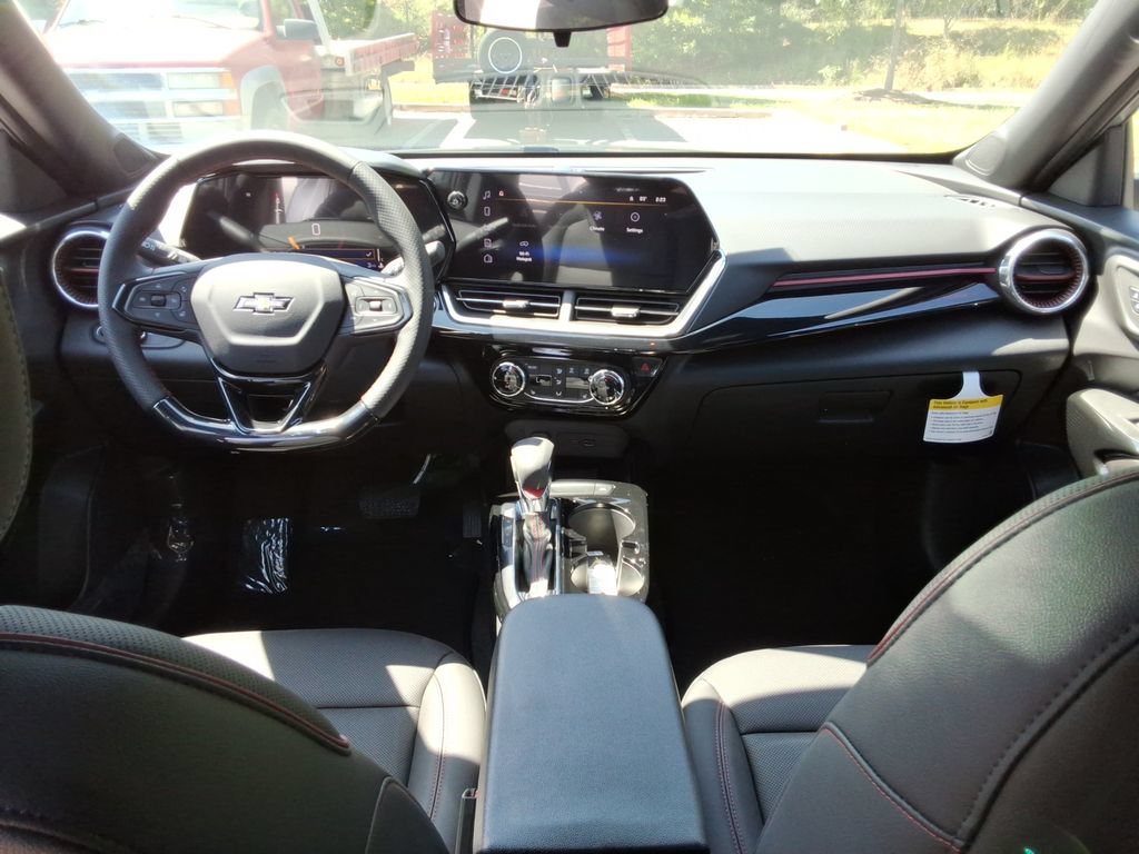 New 2026 Chevrolet Trax RS w/ Sunroof Package FWD image 18