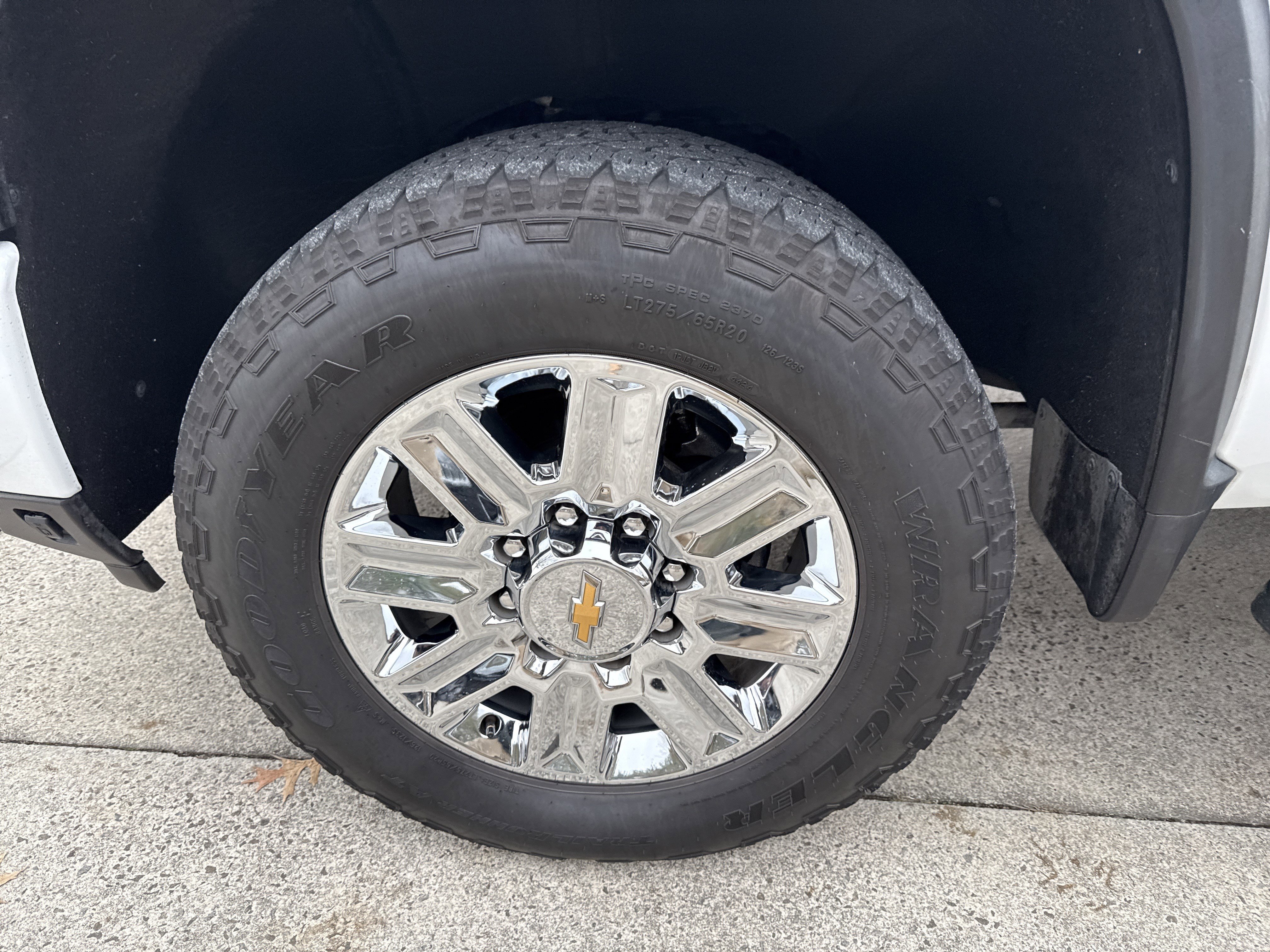 Used 2024 Chevrolet Silverado 2500 High Country w/ Technology Package image 11