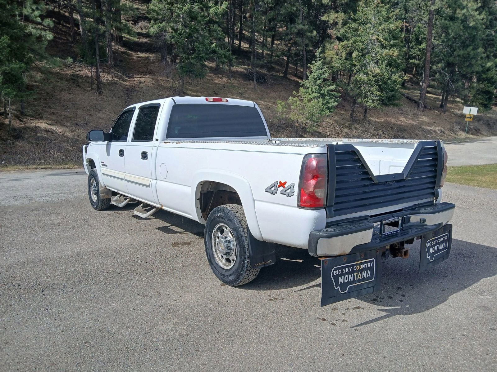 Used 2004 Chevrolet Silverado 2500 LT w/ Heavy-Duty Power Package image 6