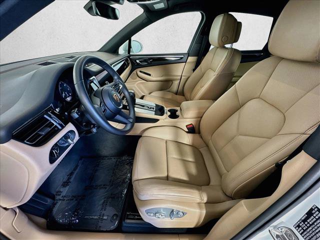 Certified 2026 Porsche Macan Turbo AWD/4WD image 5