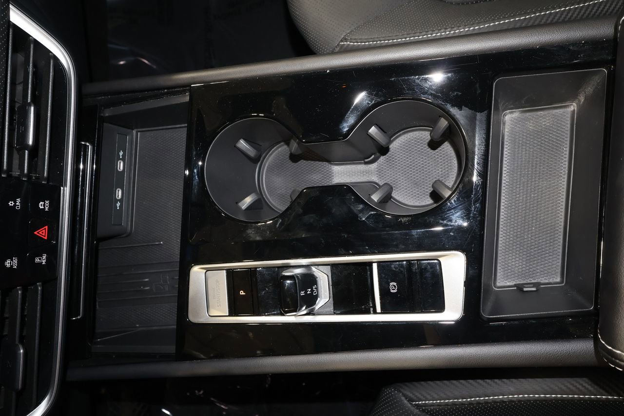 Used 2025 Volkswagen Atlas Cross Sport SE image 14