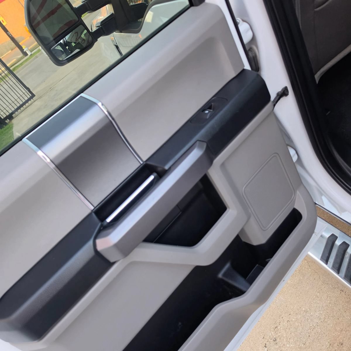 Used 2019 Ford F250 XLT w/ XLT Premium Package AWD/4WD image 27