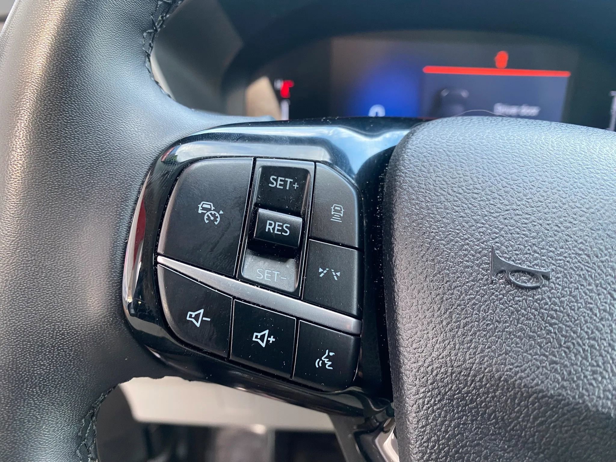 Used 2023 Ford Escape Active w/ Tech Pack #1 AWD/4WD image 12