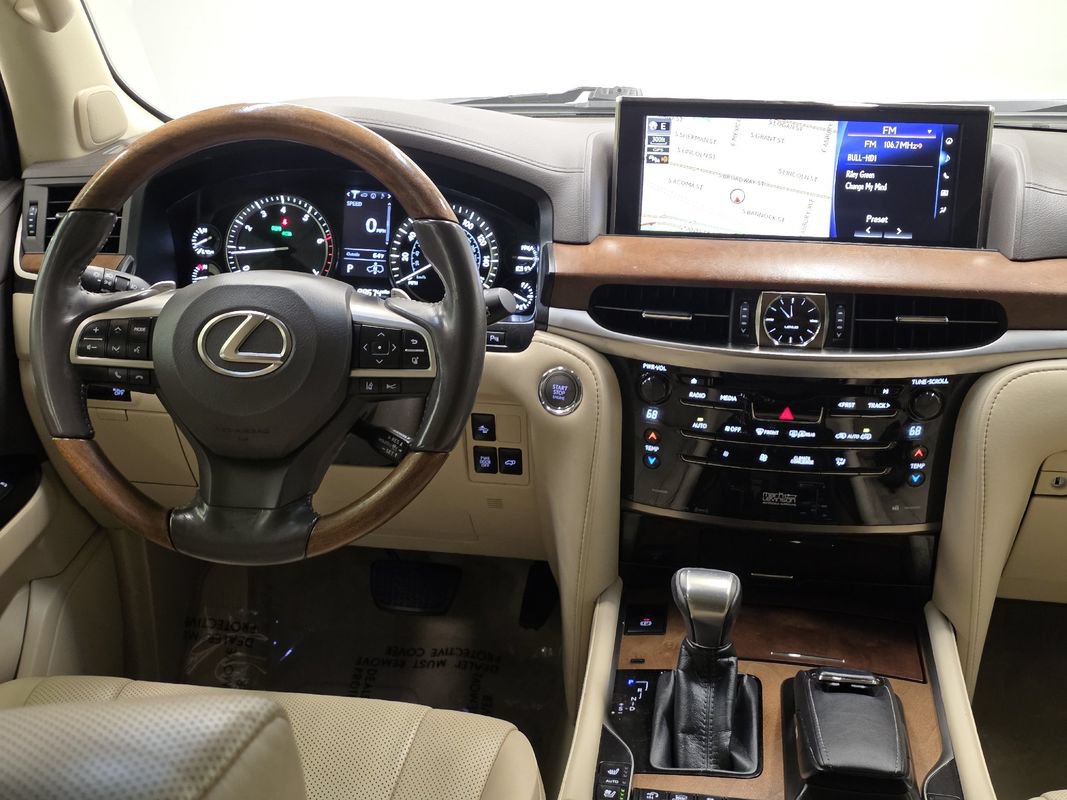 Used 2017 Lexus LX 570 4WD w/ Luxury Package image 5