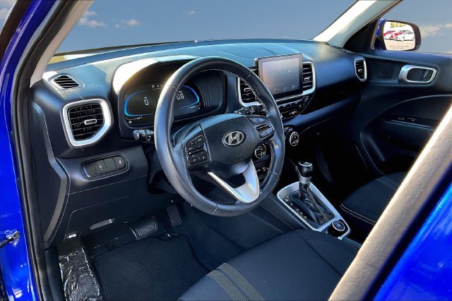 Used 2026 Hyundai Venue SEL FWD image 16