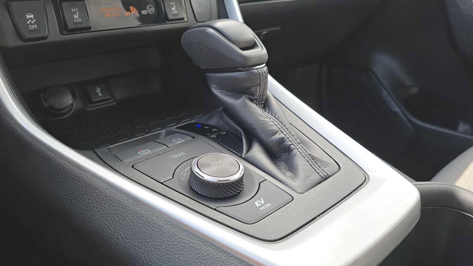 Used 2022 Toyota RAV4 XLE w/ Convenience Package AWD/4WD image 37