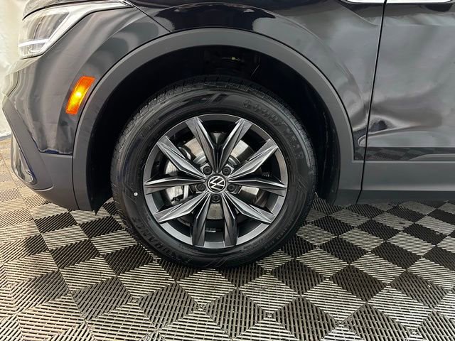 Certified 2022 Volkswagen Tiguan SE image 10