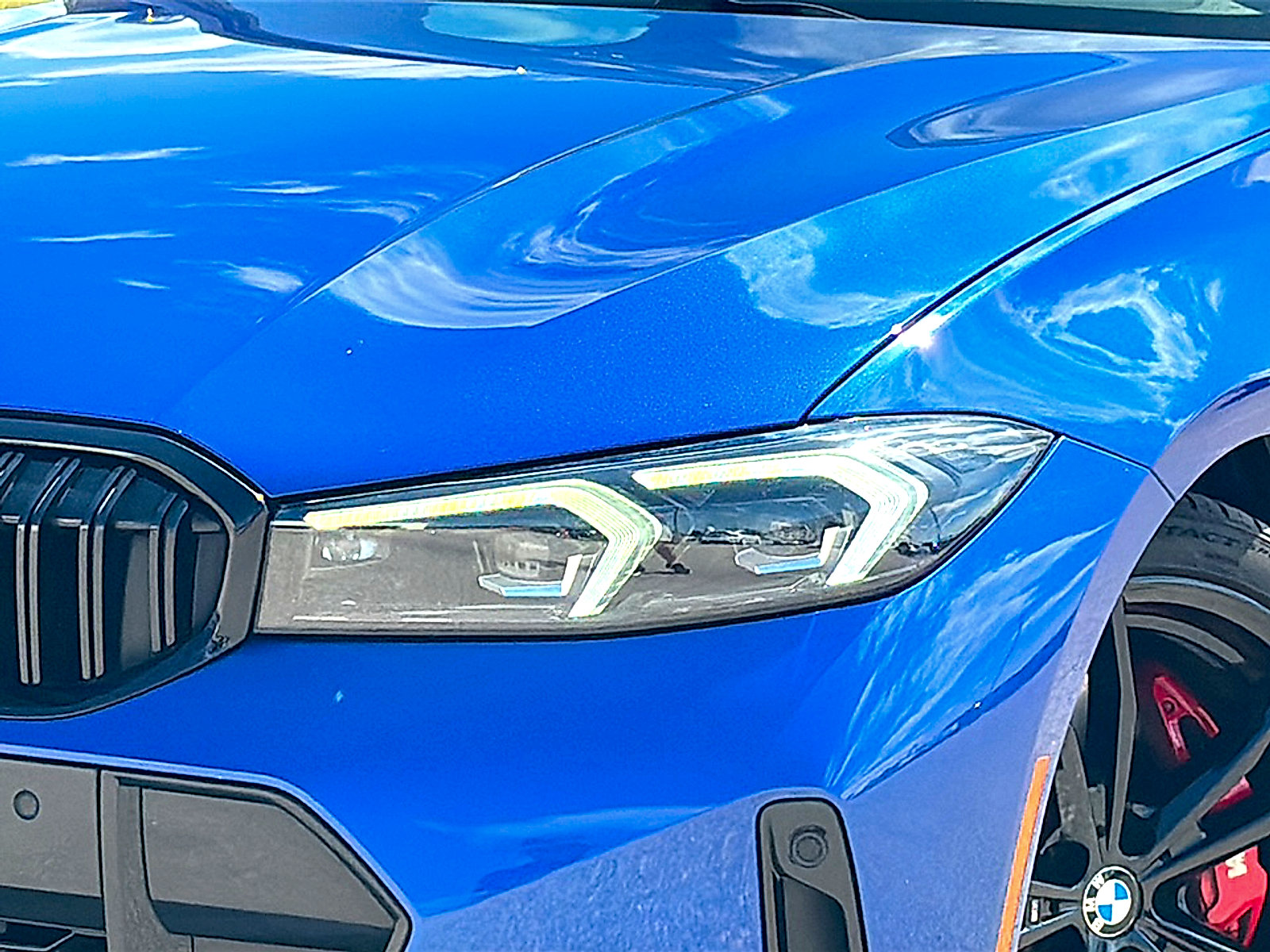 Used 2024 BMW 330i Sedan w/ M Sport Package RWD image 4