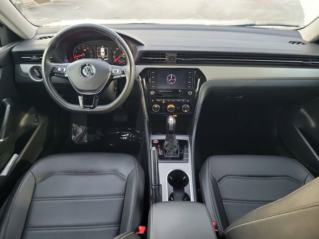 Used 2021 Volkswagen Passat 2.0T SE image 9