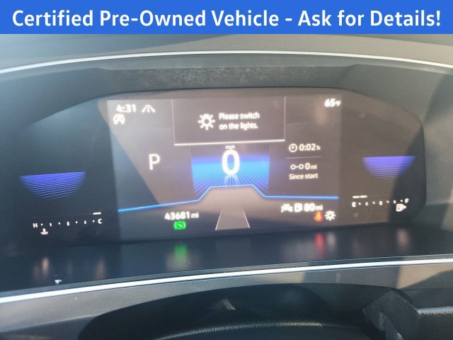 Certified 2022 Volkswagen Tiguan SE w/ Panoramic Sunroof Package AWD/4WD image 11