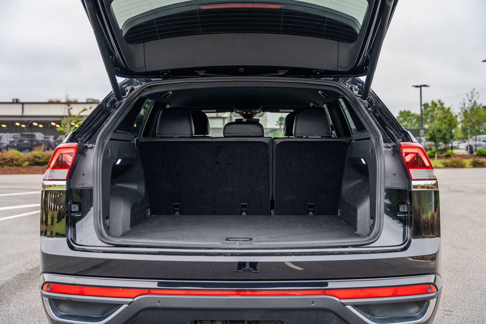 Used 2024 Volkswagen Atlas Cross Sport SE image 18