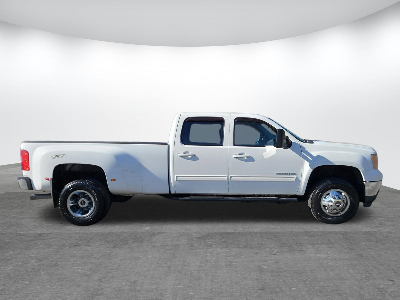 Used 2012 GMC Sierra 3500 SLT w/ SLT Convenience Package image 2
