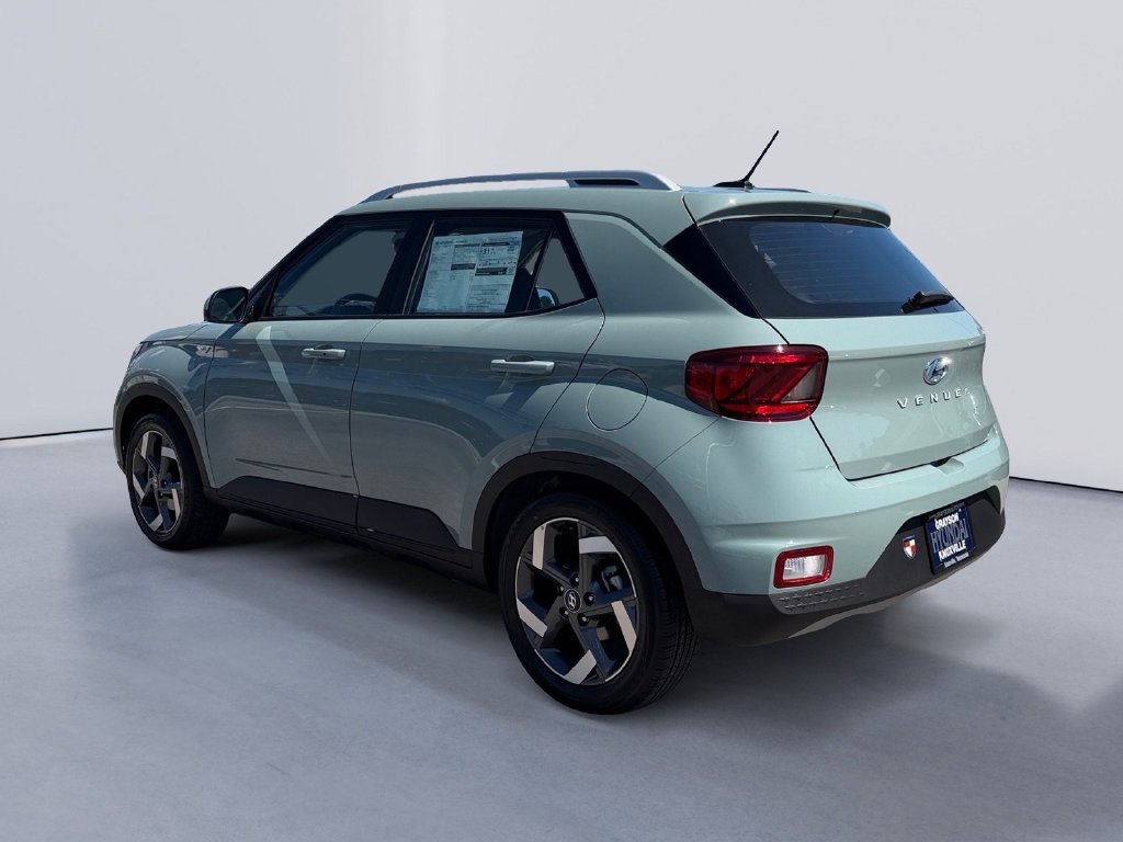 New 2026 Hyundai Venue SEL FWD image 5