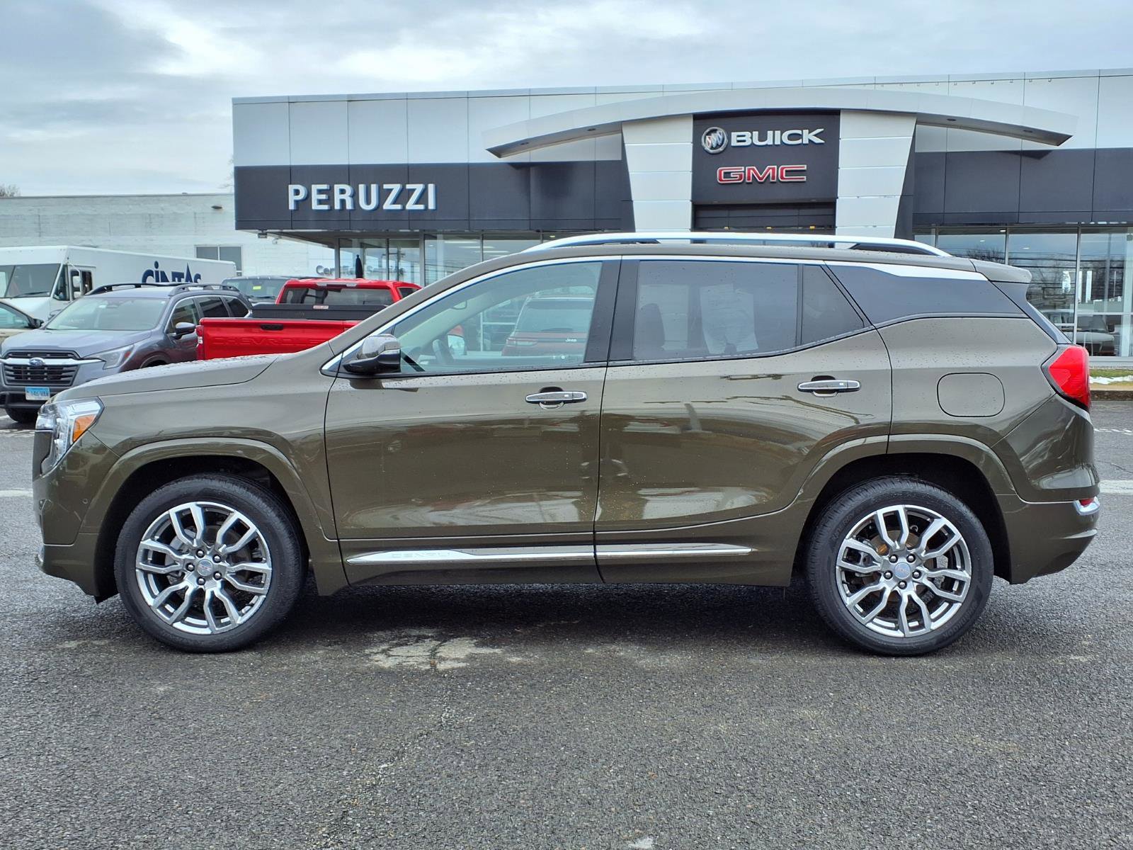 Certified 2024 GMC Terrain Denali w/ Denali Premium Package AWD/4WD image 7
