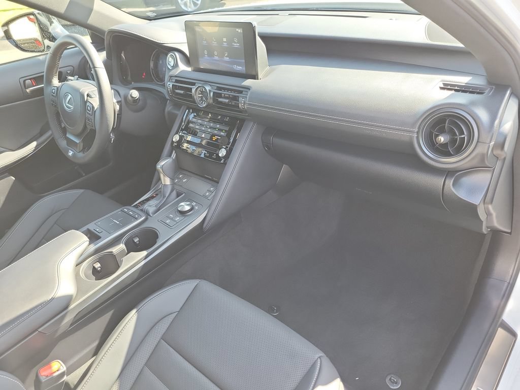 Used 2025 Lexus IS 350 F Sport RWD image 17