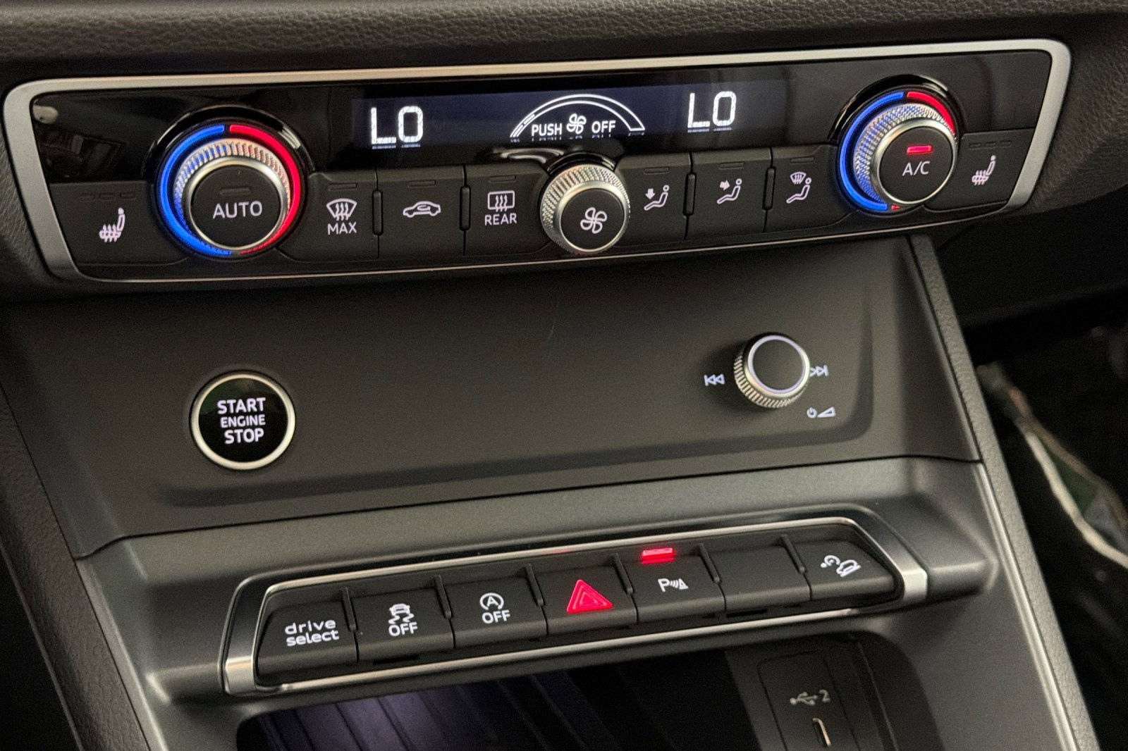 Used 2025 Audi Q3 2.0T Premium w/ Convenience Package image 19