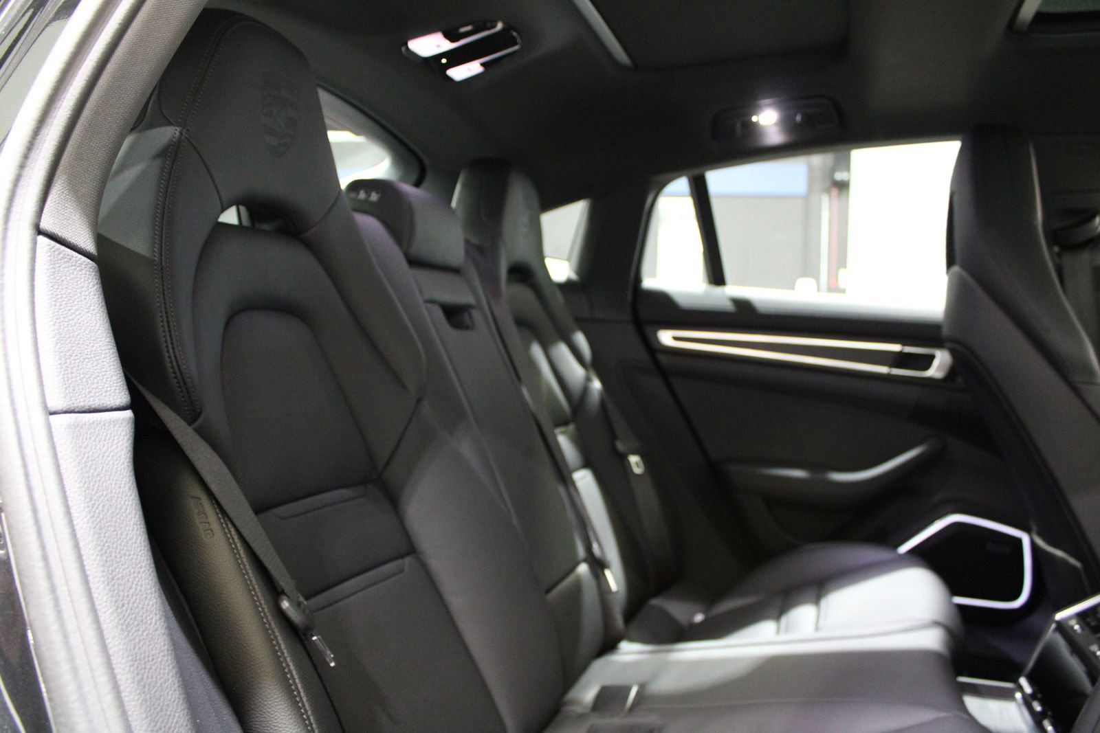 Used 2023 Porsche Panamera Platinum Edition image 24