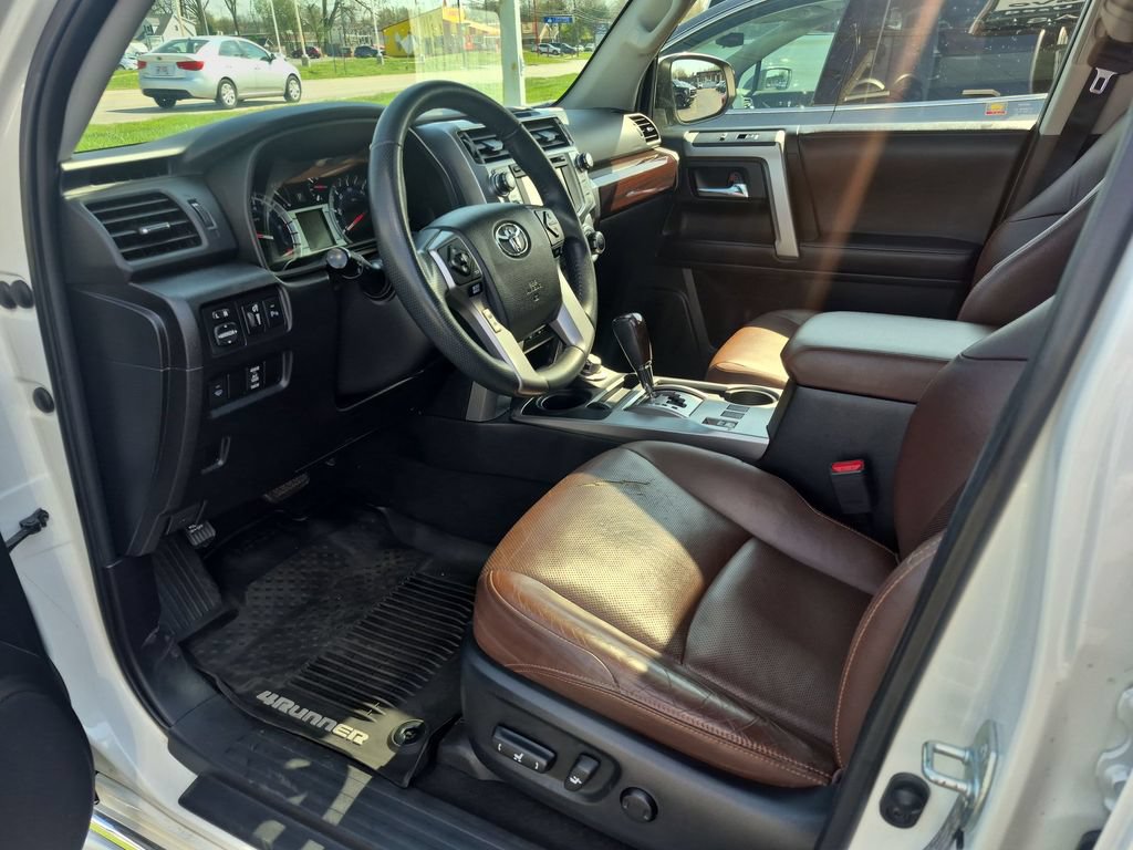 Used 2019 Toyota 4Runner Limited AWD/4WD image 24