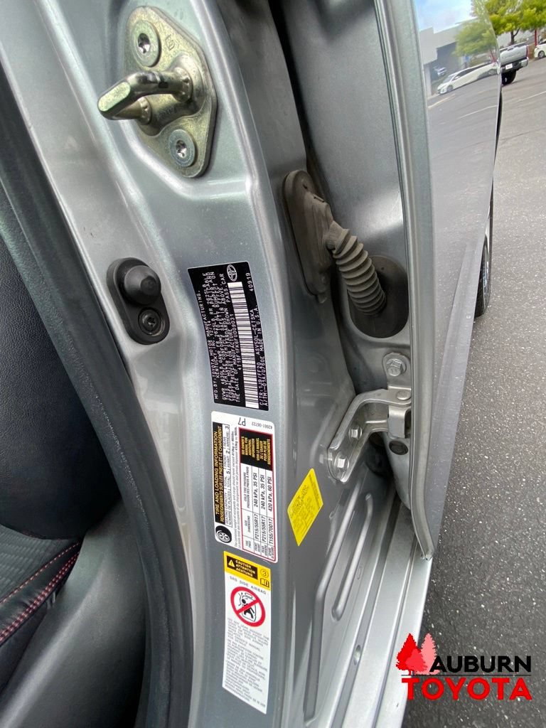 Used 2015 Toyota Camry SE FWD image 29
