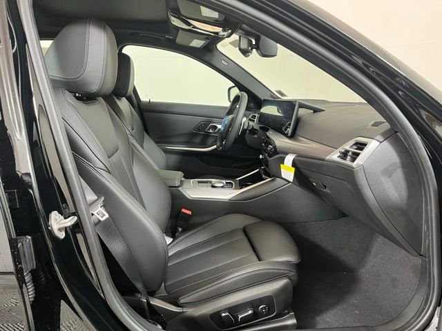 New 2026 BMW 330i xDrive Sedan w/ Premium Package AWD/4WD image 22