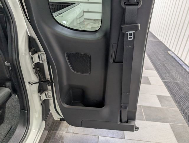 Used 2024 Nissan Frontier SV w/ SV Convenience Package image 8
