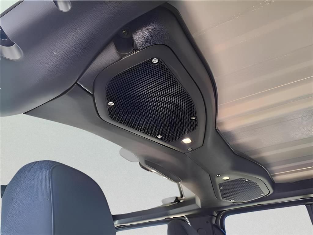 Used 2024 Jeep Gladiator Willys image 13