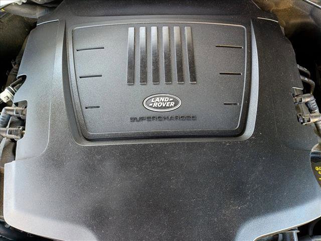 Used 2018 Land Rover Range Rover Velar R-Dynamic SE image 22