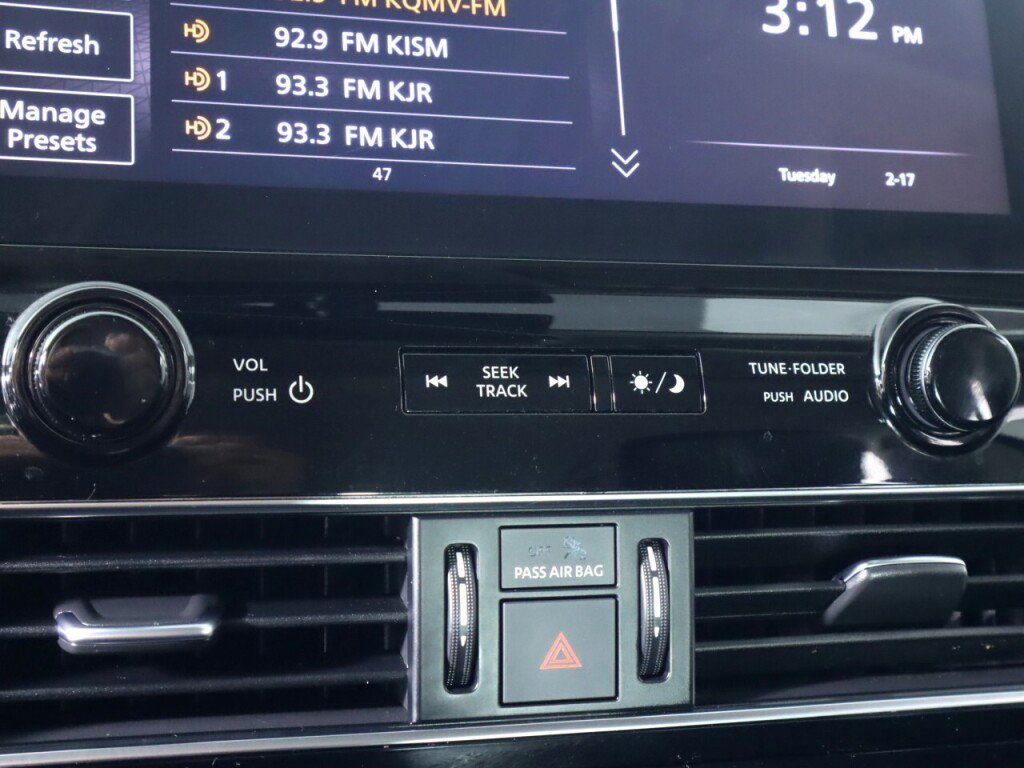 Used 2021 Nissan Armada SV image 21