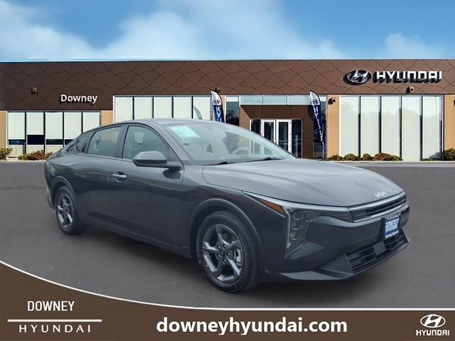 Used 2025 Kia K4 LXS image 3