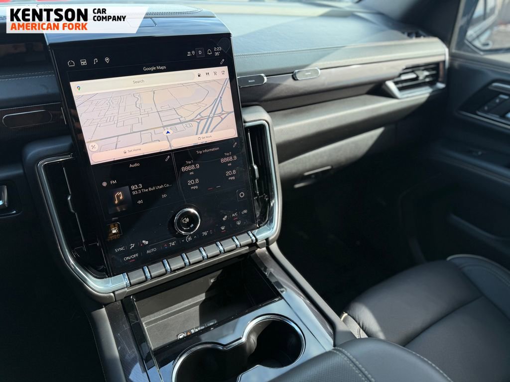 Used 2025 GMC Yukon XL Elevation image 28