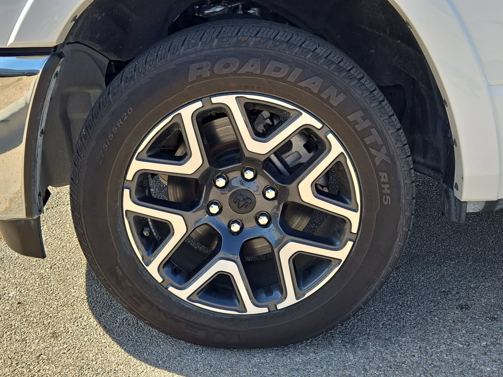 Used 2026 RAM 1500 Laramie AWD/4WD image 11