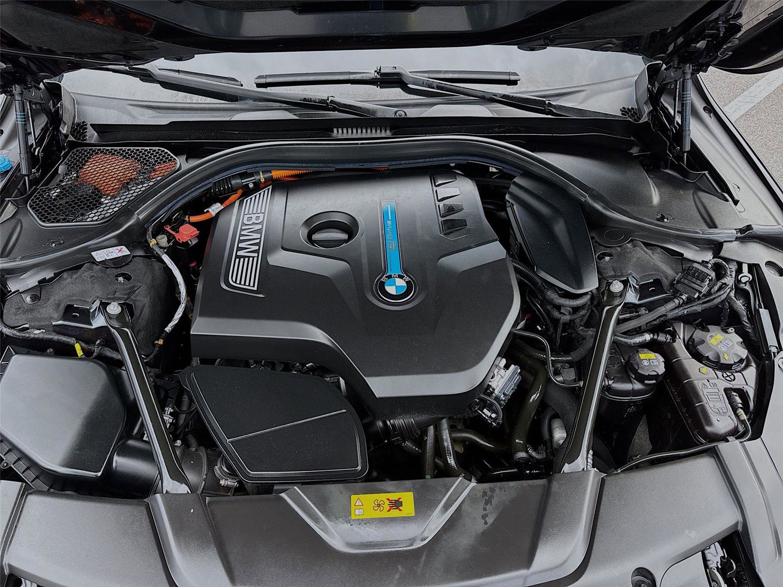 Used 2019 BMW 740e xDrive w/ M Sport Package image 35