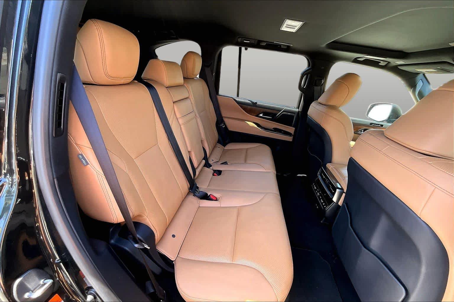 Certified 2024 Lexus LX 600 4WD w/ Luxury Package image 19